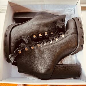 Worn once, Black, Zhara Bootie, Size 9